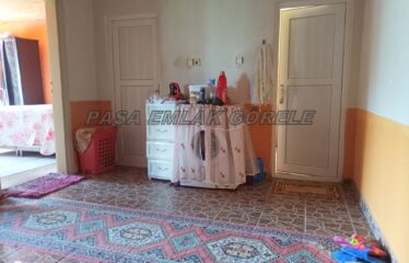 DEDELİ KÖYÜNDE İÇERİSİNDE EV OLAN 1 DÖNÜM ARAZİ