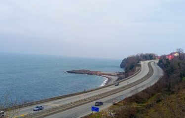 GİRESUN TRABZON KARAYOLU ÜZERİNDE 680 M SATILIK ARAZİ