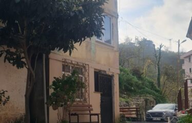 HENDEKBAŞI MAHALLESİNDE KOMPLE 3 KATLI BİNA
