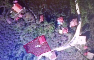 KUŞÇULU KÖYÜNDE 2 KATLI EVİ OLAN SATILIK ARAZİ