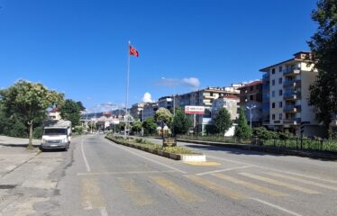 BOZCAALİ MAHALLESİNDE CADDE ÜZERİNDE HASTANE VE FAKÜLTE  YOLU ÜZERİNDE SATILIK DÜKKAN