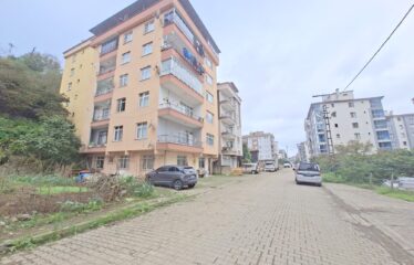 BAHÇELİEVLER MAHALLESİ ESKİ ÇANAKÇI YOLU ÜZERİNDE 3+1 SATILIK DAİRE