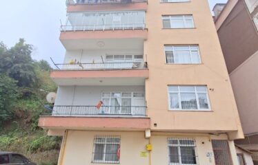 BAHÇELİEVLER MAHALLESİ ESKİ ÇANAKÇI YOLU ÜZERİNDE 3+1 SATILIK DAİRE