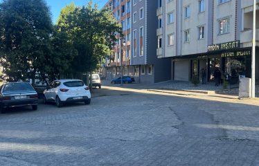 YEŞİLTEPEDE CADDE ÜZERİ HARİKA KONUM 3+1 SATILIK DAİRE