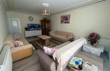 YEŞİLTEPEDE CADDE ÜZERİ HARİKA KONUM 3+1 SATILIK DAİRE