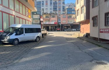YEŞİLTEPEDE CADDE ÜZERİ HARİKA KONUM 3+1 SATILIK DAİRE