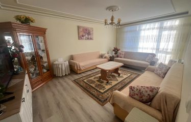 YEŞİLTEPEDE CADDE ÜZERİ HARİKA KONUM 3+1 SATILIK DAİRE