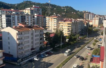 YEŞİLTEPEDE CADDE ÜZERİ HARİKA KONUM 3+1 SATILIK DAİRE